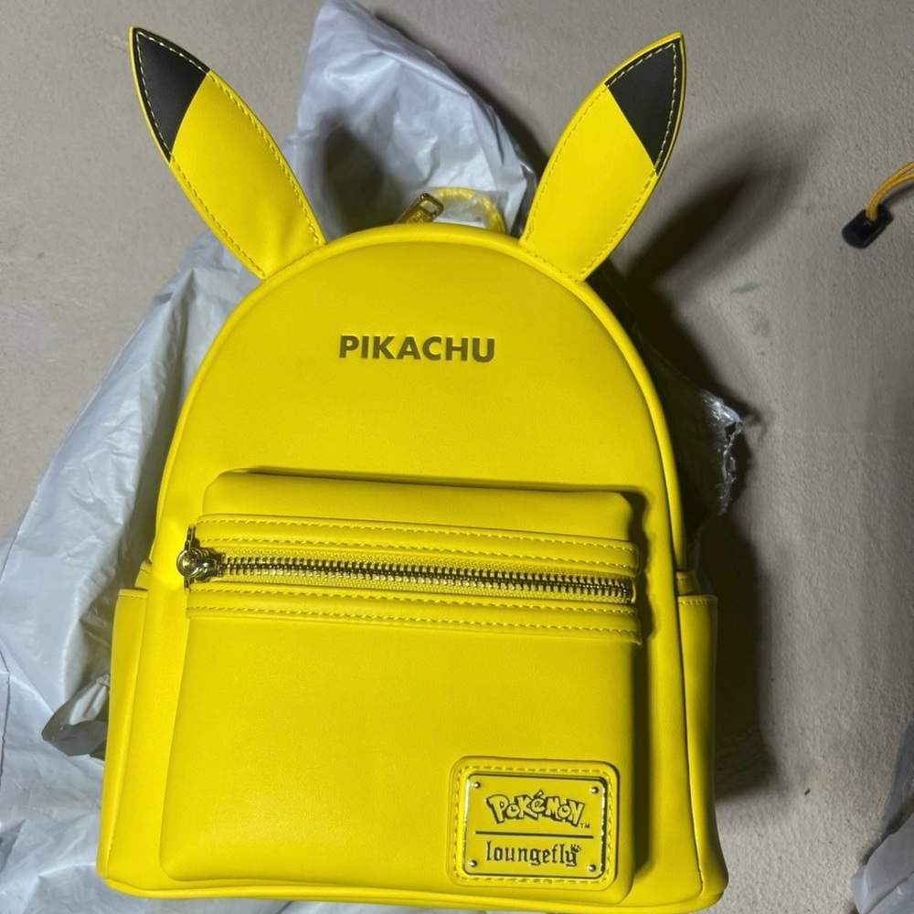 Loungefly Pokémon Pikachu
Minimalist Figural Mini Backpack - BoxLunch Exclusive